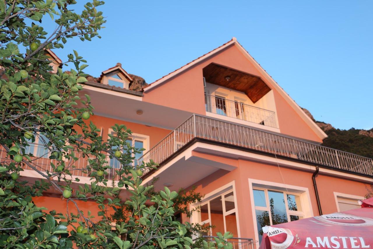 Villa Duka Kruje Luaran gambar