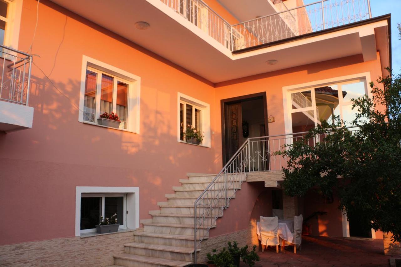 Villa Duka Kruje Luaran gambar